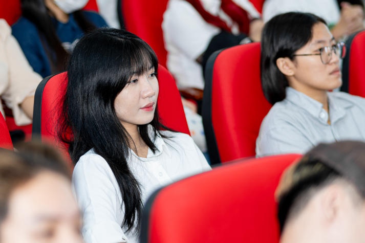 [Video] “Choáng ngợp” trước hơn 1.500 cơ hội việc làm cho sinh viên HUTECH tại “KOREA JOB FAIR 2024” 120