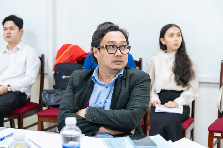 Buổi bảo vệ luận văn/đề án Thạc sĩ ngành Luật kinh tế ghi nhận góc nhìn pháp lý đa chiều 61