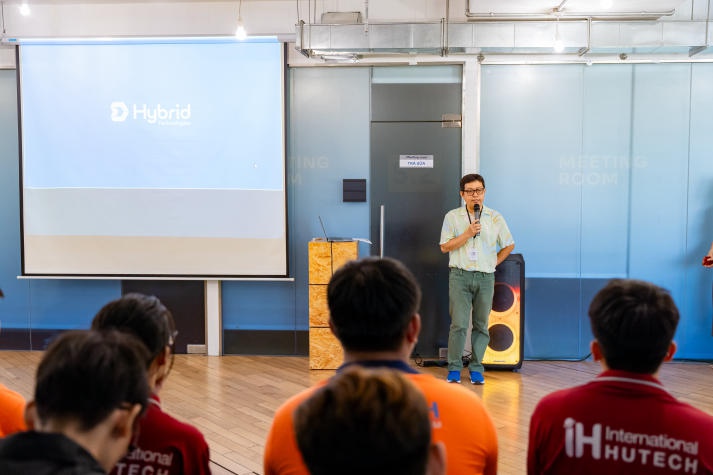 Khám phá môi trường làm việc tại Công ty công nghệ Hybrid Technologies cùng sinh viên Viện Đào tạo Quốc tế HUTECH 49