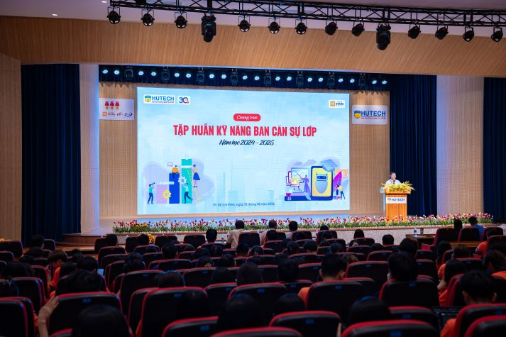 Ban Cán sự lớp HUTECH nâng tầm kỹ năng lãnh đạo và bắt nhịp công nghệ với AI 25