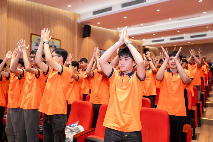 TÂN SINH VIÊN KHÓA 2025 CHÍNH THỨC BƯỚC VÀO HÀNH TRÌNH KHỞI ĐẦU CỦA NHỮNG ƯỚC MƠ 119