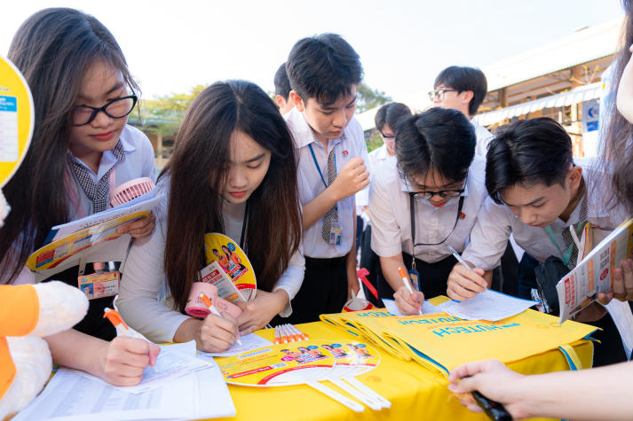 [Ảnh] HUTECH Scholarship Tour 2026 “phủ sóng” học bổng xuyên Việt,  tiếp sức sĩ tử chạm tương lai 281
