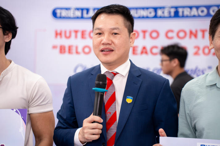 Sinh viên Khoa Quản trị kinh doanh giành giải Quán quân HUTECH Photo Contest “Beloved Teacher 2025” 103