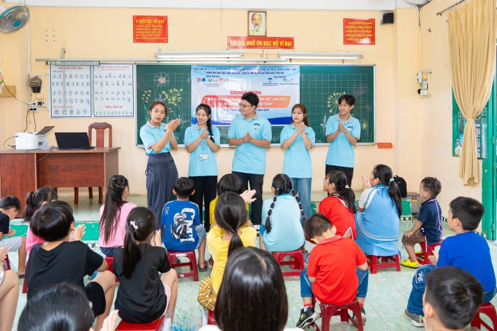 Sinh viên Khoa Điều dưỡng và Xét nghiệm lan tỏa yêu thương qua loạt hoạt động thiện nguyện 107