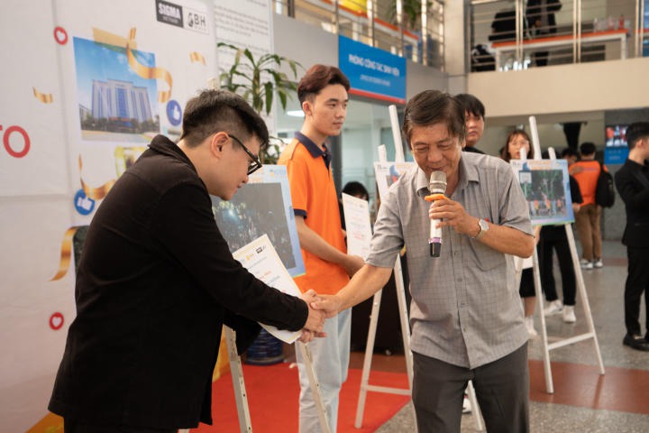 Bạn Tạ Thị Minh Hoà - Khoa Trung Quốc học giành Giải Nhất “HUTECH Photo Awards 2023” 70