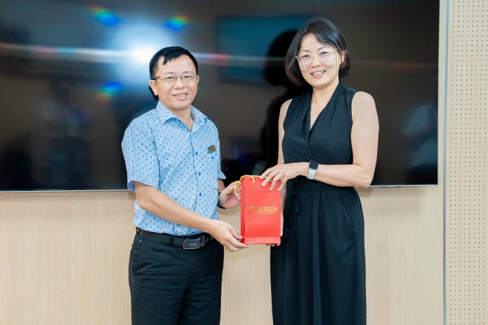 HUTECH đón tiếp và làm việc cùng Đại học Nhân dân Trung Quốc, Đại học Kỹ thuật Đan Mạch và Đại học Quốc gia Singapore 85