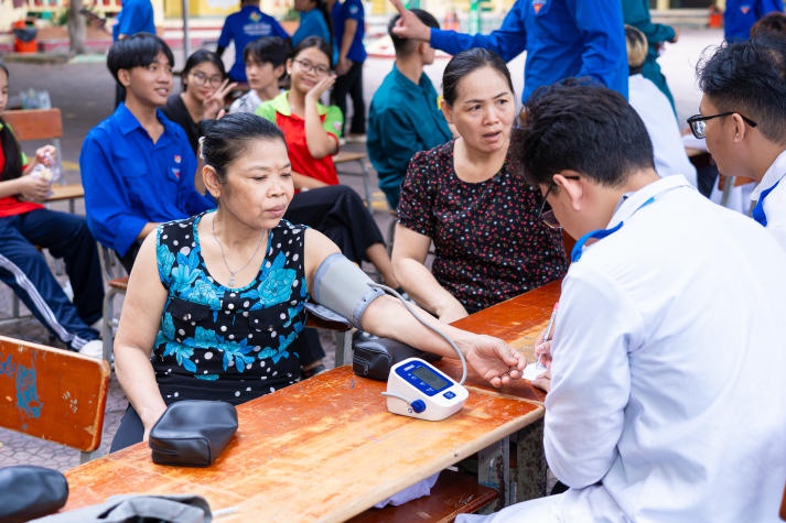 Sinh viên Khoa Điều dưỡng và Xét nghiệm lan tỏa yêu thương qua loạt hoạt động thiện nguyện 110