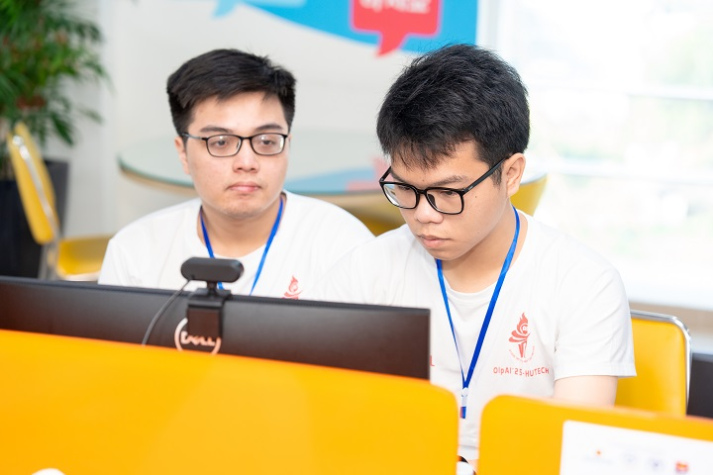 [Ảnh] Gần 1000 thí sinh bước vào chuỗi thử thách công nghệ tại OLP’25, OlpAI’25, Procon’25 và ICPC Asia HCMC 2025 55