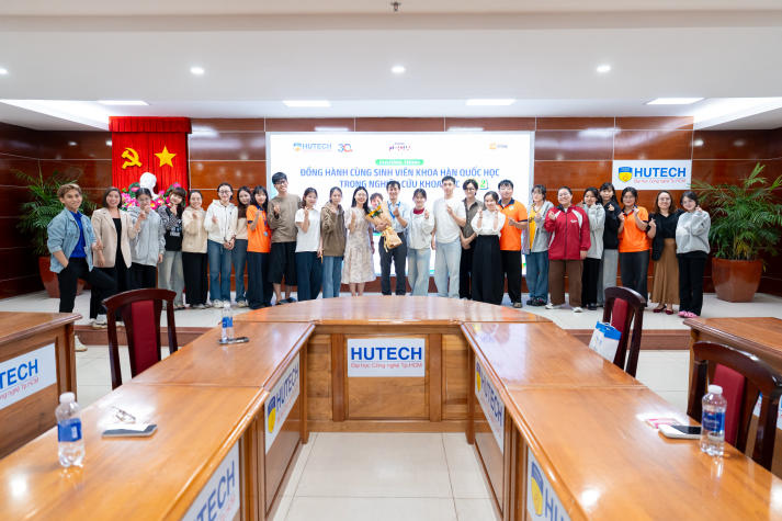 Trang bị nền tảng nghiên cứu khoa học cho sinh viên Khoa Hàn Quốc học HUTECH 59