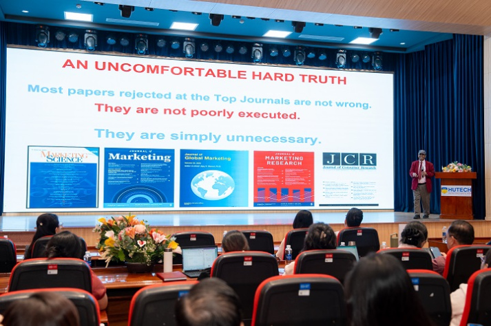 Tổng biên tập Journal of Global Marketing chia sẻ quyết chinh phục tạp chí khoa học quốc tế uy tín 34