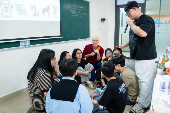 Trang bị hành trang giảng dạy tiếng Anh thiếu nhi cho sinh viên Khoa Tiếng Anh HUTECH 91