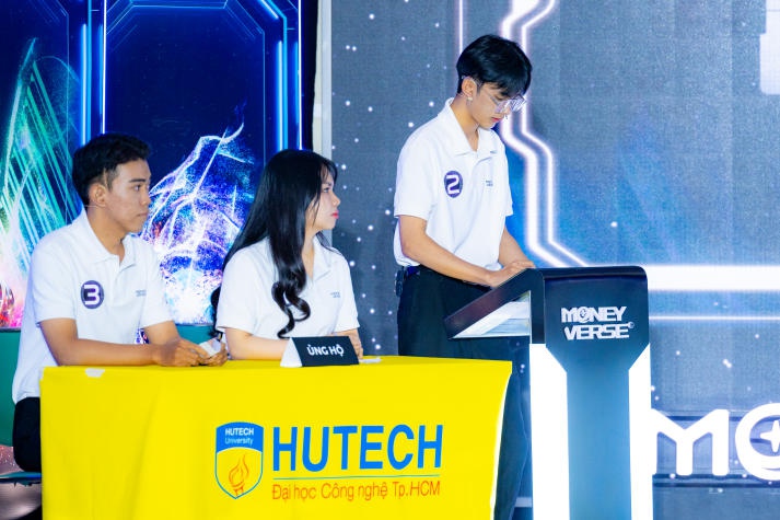 Sinh viên HUTECH học tips làm chủ tài chính thông qua Vũ trụ đồng tiền 2024 76