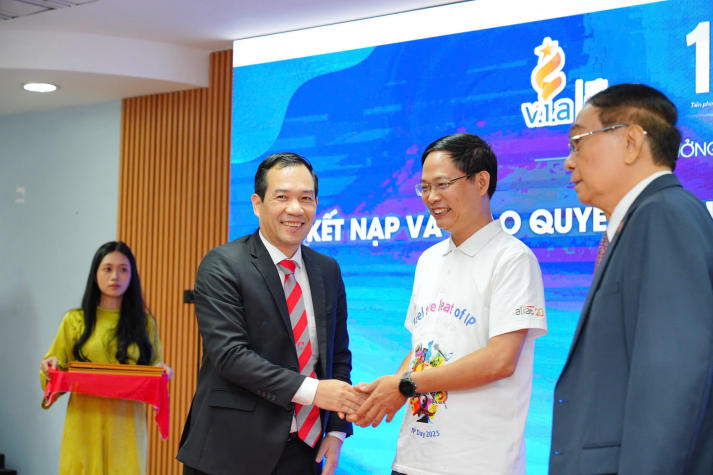 HUTECH ký kết MOU với Hội Sáng chế Việt Nam: Thúc đẩy hệ sinh thái sở hữu trí tuệ và đổi mới sáng tạo 49