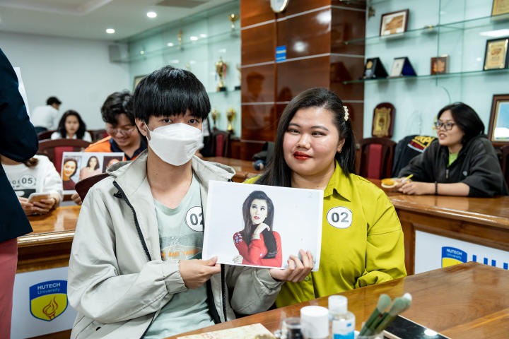 Sinh viên Khoa Trung Quốc học trổ tài makeup tôn vinh nhan sắc người phụ nữ nhân dịp 08/03 95