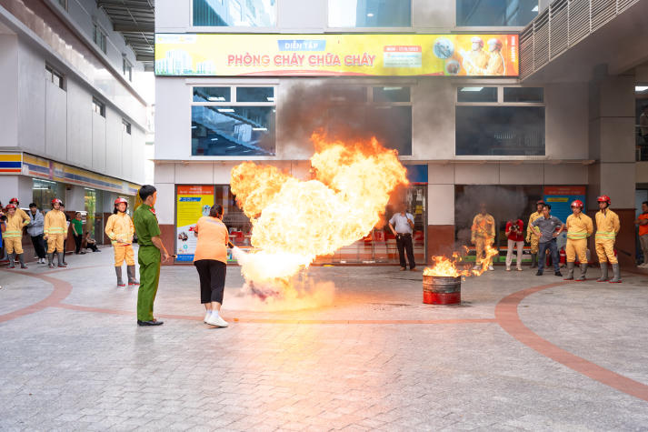 [Video] HUTECH tổ chức diễn tập PCCC & CNCH: Nâng cao năng lực ứng phó, bảo đảm an toàn học đường 65