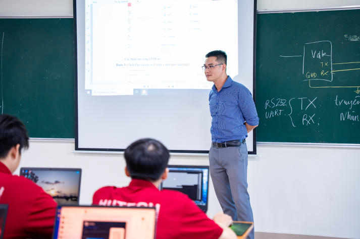 [Hướng nghiệp 2026] Bức tranh nghề nghiệp ngành Kỹ thuật điện: Nhiều hướng đi, nhiều cơ hội 9
