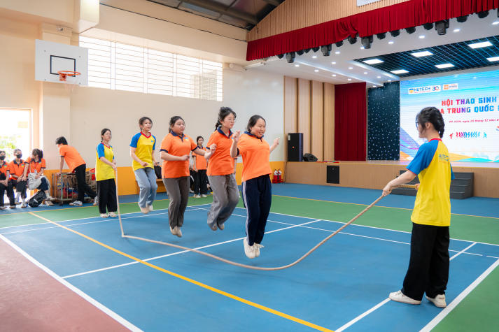 Hơn 200 vận động viên Khoa Trung Quốc học bùng nổ khát vọng bứt phá tại hội thao 55