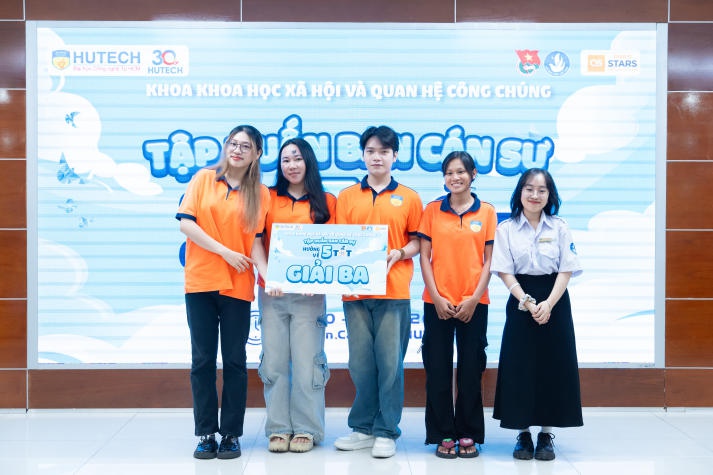 “Hướng về 5 tốt” với loạt thử thách thú vị cùng sinh viên Khoa Khoa học Xã hội và Quan hệ Công chúng 73