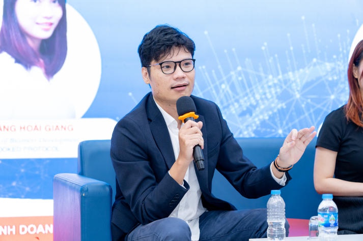 Sinh viên Marketing - Kinh doanh quốc tế khám phá tương lai số với AI và Blockchain 69