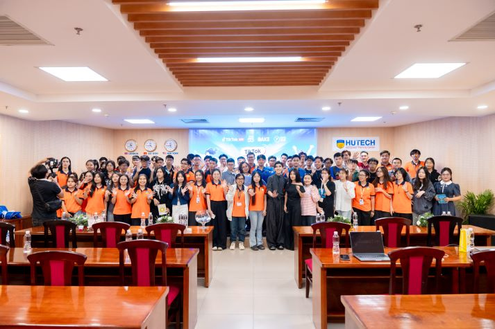TikTok UniTour 2025 "đổ bộ" HUTECH, giải mã cơ hội nghề nghiệp trong nền kinh tế sáng tạo 9
