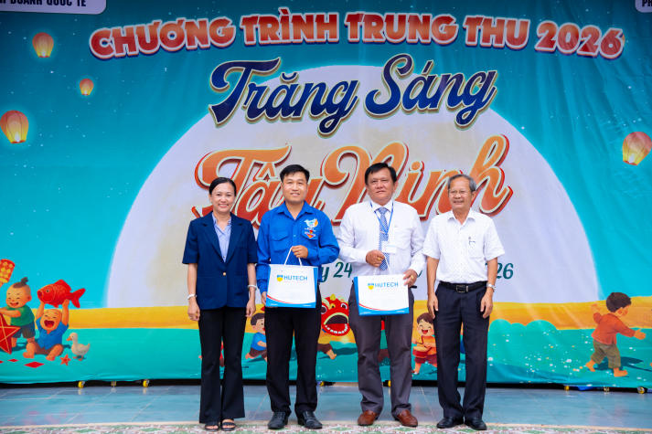 Sinh viên Marketing - Kinh doanh quốc tế viết nên mùa trăng sẻ chia tại Tây Ninh 41