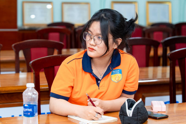 Trang bị nền tảng nghiên cứu khoa học cho sinh viên Khoa Hàn Quốc học HUTECH 34