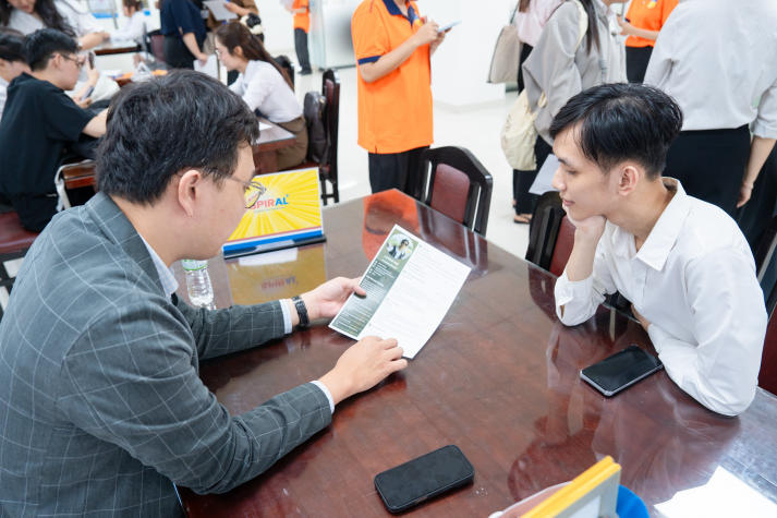 Trải nghiệm phỏng vấn cùng nhà tuyển dụng, sinh viên Khoa Tiếng Anh tăng kỹ năng nghề nghiệp 67