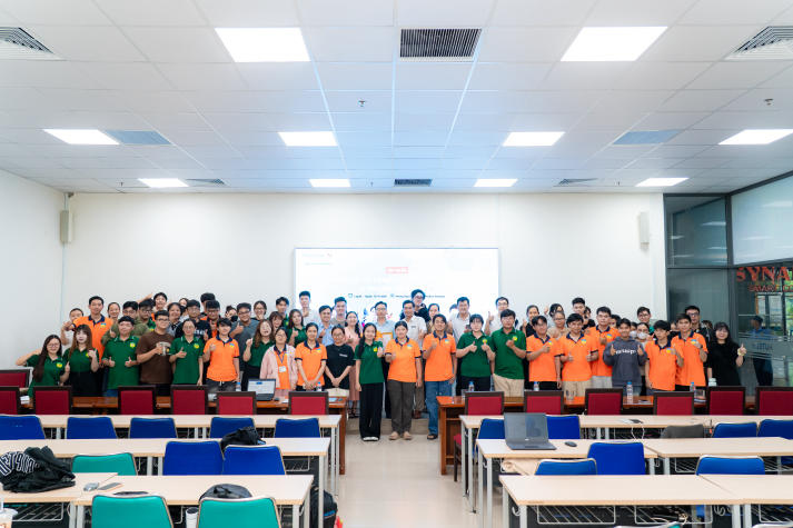 Sinh viên Viện Khoa học Ứng dụng tập huấn an toàn phòng thí nghiệm, chủ động phòng ngừa rủi ro 77