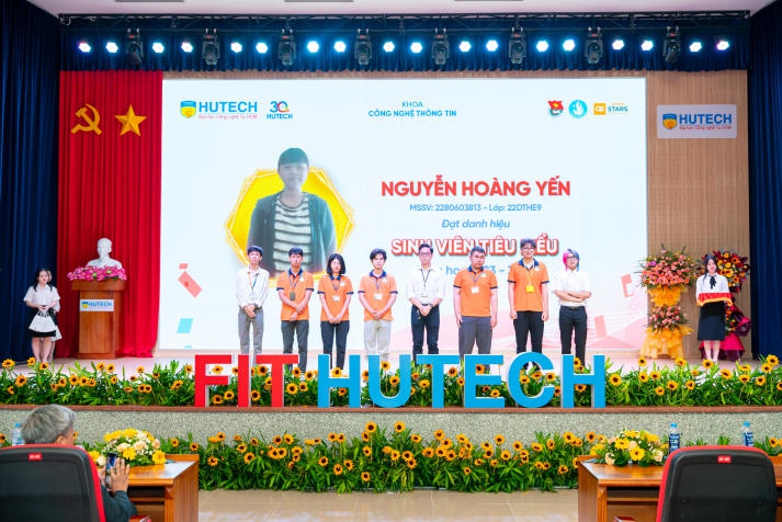 Từ những thành tựu rực rỡ trong năm học 2023-2024, Khoa Công nghệ thông tin sẵn sàng bước vào một hành trình mới 45