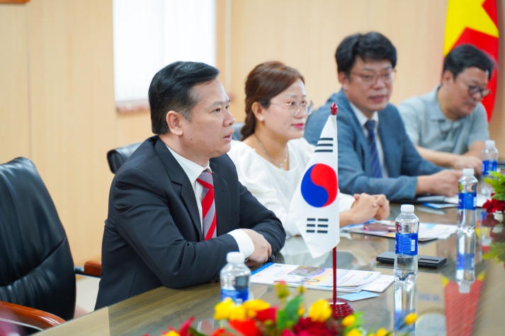 HUTECH ký kết MOU với Đại học Daegu Catholic và Hiệp hội Xúc tiến Công nghiệp Công nghệ thông tin tỉnh GyeongBuk (Hàn Quốc) 27