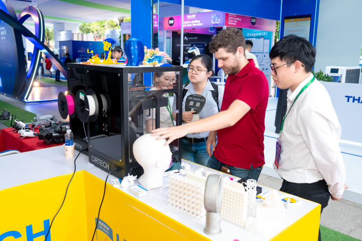 HUTECH booth makes an impression at GRECO 2025 with green innovation and industry 4.0 technologies 88