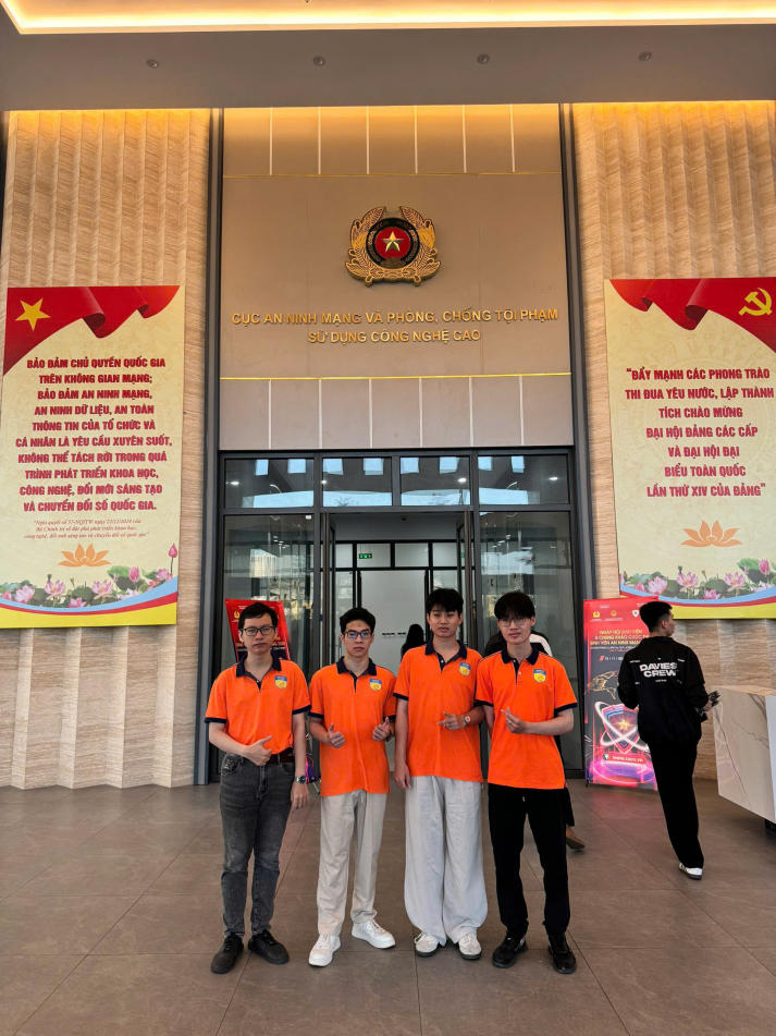 Năng lực - tốc độ - bản lĩnh: Sinh viên Khoa CNTT tỏa sáng tại cuộc thi Sinh viên An ninh mạng 2025 39