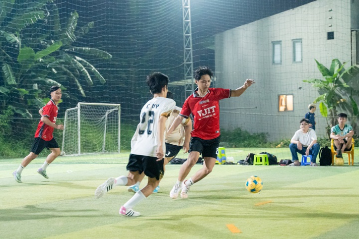 Chung kết bóng đá và lễ bế mạc Olympic VJIT 2025: Khép lại mùa hội thao sôi nổi 28