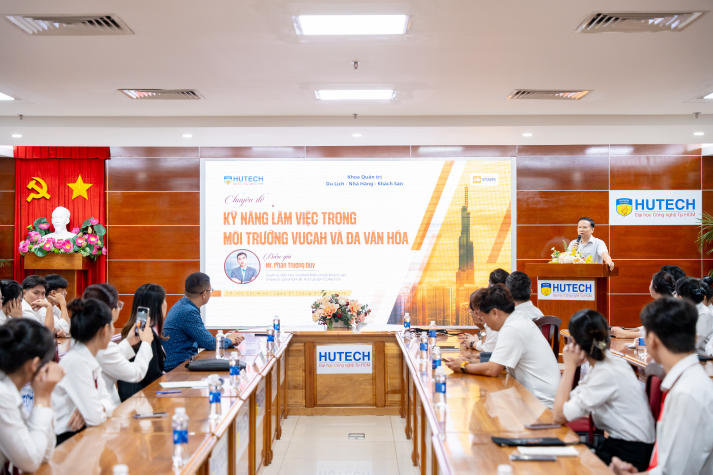 Trang bị kỹ năng làm việc trong môi trường VUCAH và đa văn hóa cho sinh viên HUTECH 19