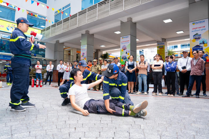 HUTECH sẽ tổ chức diễn tập phòng cháy, chữa cháy tại Thu Duc Campus vào sáng 21/12 tới 44