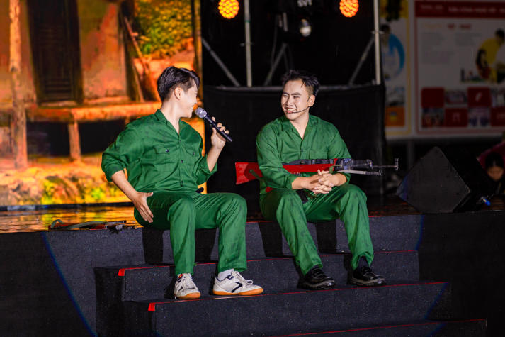 [Video] Dưới ánh đèn sân khấu, sinh viên Quản trị sự kiện HUTECH làm nên khoảnh khắc bùng nổ 26