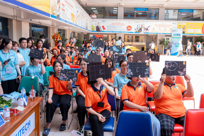 Sắc màu Khoa học sức khỏe bùng nổ tại HUTECH’s Health Festival 2025 165