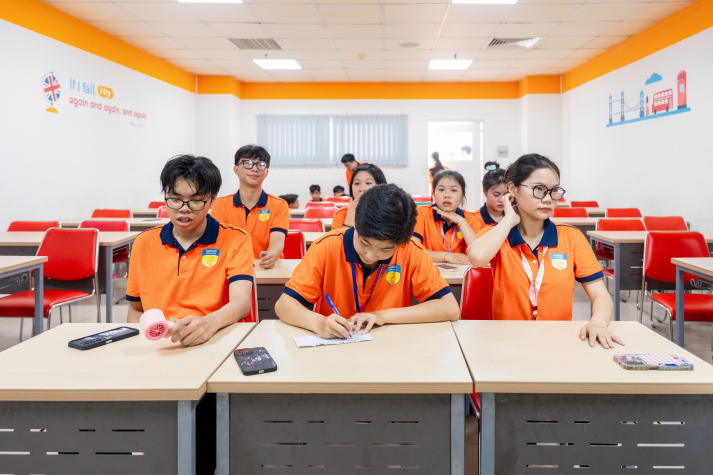 HUTECH Mission 2025: Bước khởi đầu ý nghĩa cho tân sinh viên Khoa Tài chính - Thương mại 75