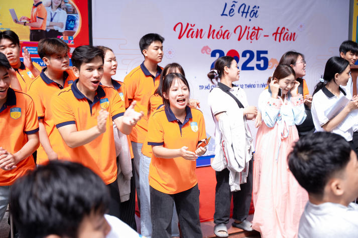 A burst of cultural colors at the Vietnam - Korea Cultural Festival 2025: Connection and integration 48
