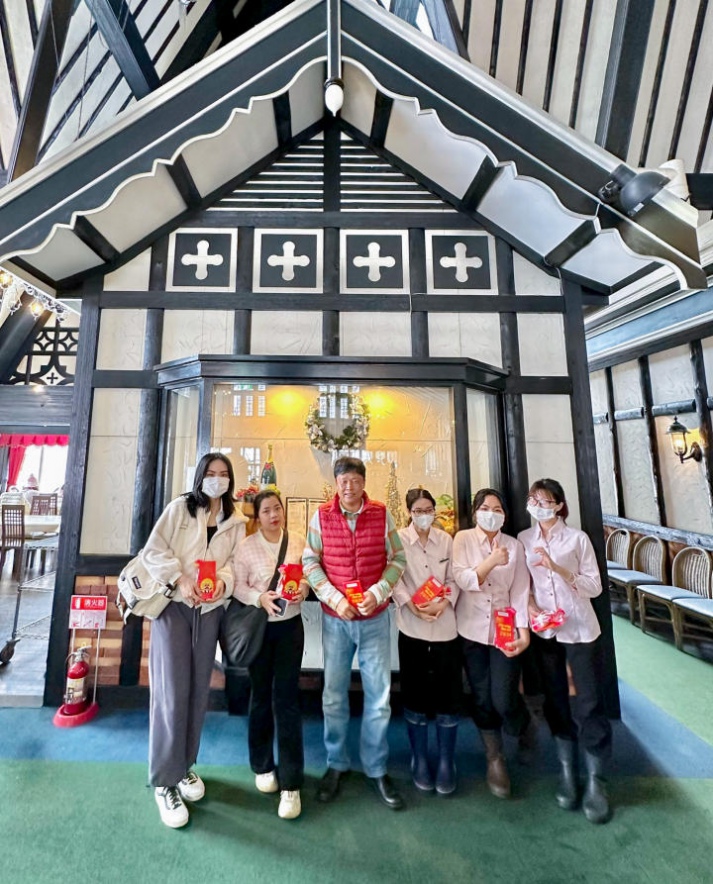 HUTECH trao lộc đầu xuân cho sinh viên VJIT đang thực tập tại Nhật Bản