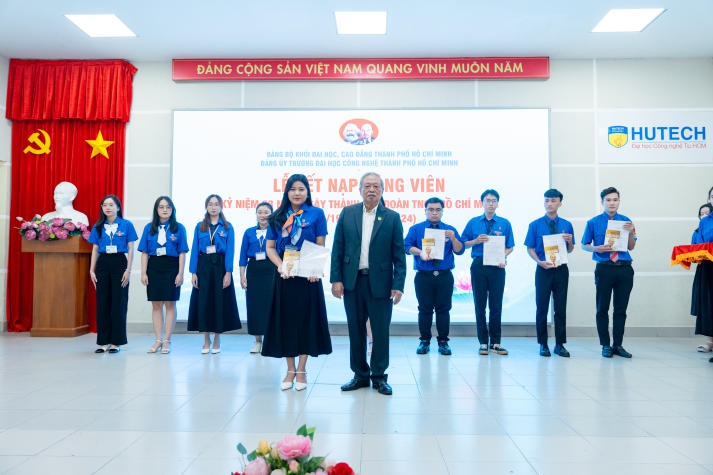 Đoàn viên, thanh niên HUTECH long trọng kỷ niệm 93 năm ngày Thành lập Đoàn Thanh niên Cộng sản Hồ Chí Minh 219