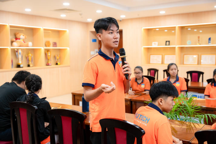 Sinh viên Viện Khoa học Ứng dụng trang bị kỹ năng nhận diện các tác nhân vi sinh gây hại trong chuỗi cung ứng thực phẩm 54