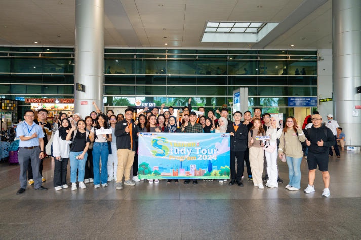 Khai mạc "Vietnam Study Tour Program 2024", sinh viên HUTECH có cơ hội giao lưu quốc tế cùng giảng viên và sinh viên UNIMAS 62