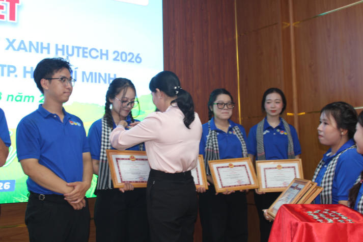 25 ngày Mùa hè xanh HUTECH: Nhiều công trình ở lại, vô vàn giá trị lan tỏa 88