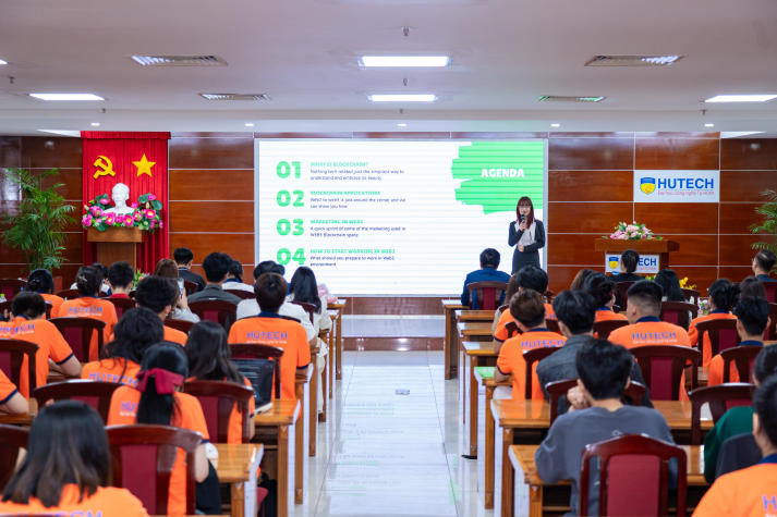 Sinh viên Khoa Marketing - Kinh doanh quốc tế mở khóa kỷ nguyên công nghệ Web3 cùng chuyên gia 12