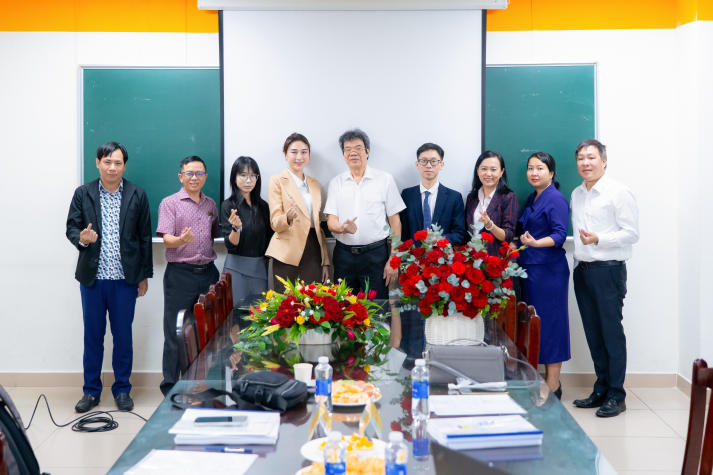 Những lát cắt thực tiễn từ nghiên cứu Marketing tại buổi bảo vệ luận văn/đề án Thạc sĩ HUTECH 9