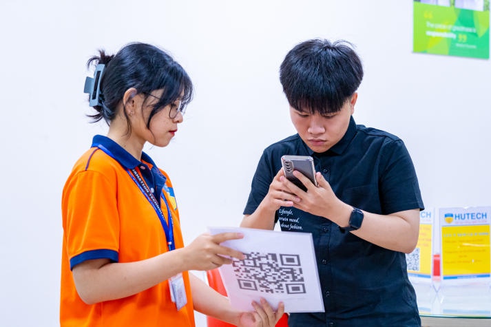 [Video] Cần hỗ trợ về ký túc xá, nhà trọ, tân sinh viên HUTECH làm gì? 156