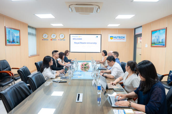 HUTECH xúc tiến hợp tác đào tạo và nghiên cứu cùng Royal Roads University (Canada) 60