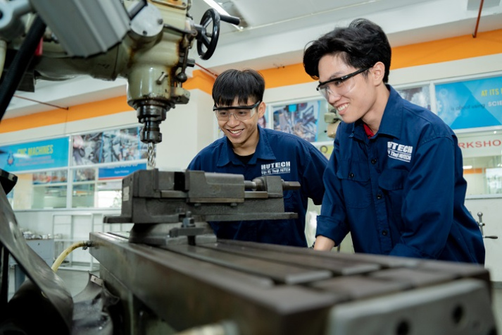 HUTECH có 02 nhà khoa học tham gia Hội đồng khoa học nghiên cứu cơ bản Quỹ NAFOSTED 64