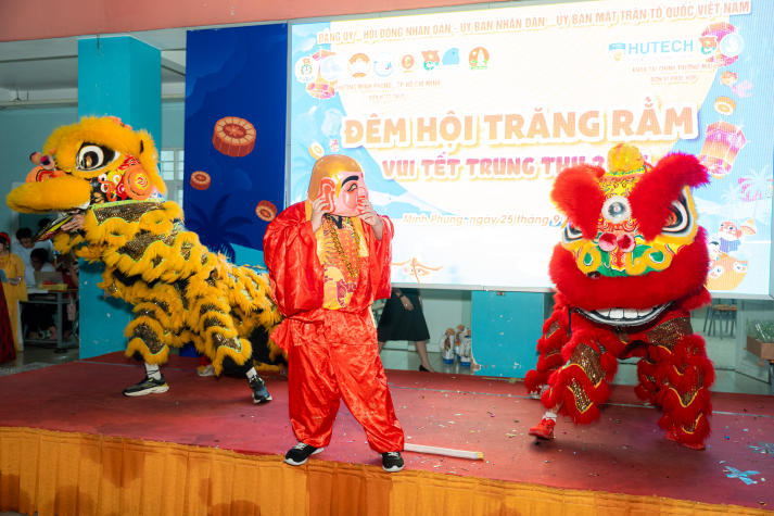 Khoa Tài chính - Thương mại nối dài mùa trăng sẻ chia cùng thiếu nhi 20